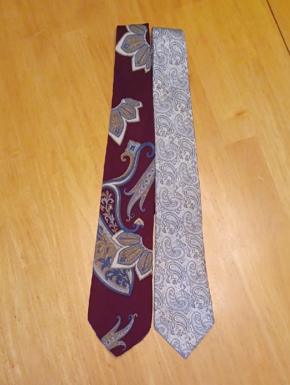 Geoffrey Beene Set Of 2 100% Silk Neck Ties